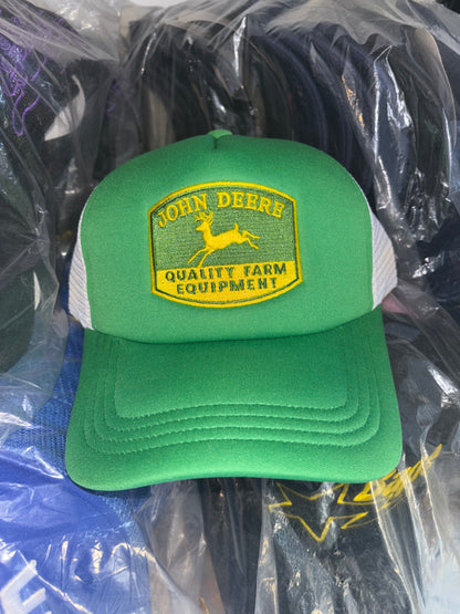 J𐂂HN DEER ®  Trucker